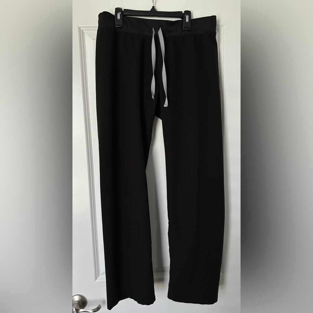 FIGS Livingston Scrub Pants size Medium regular length